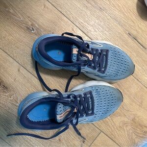 Brook’s Glycerin 20 running shoes